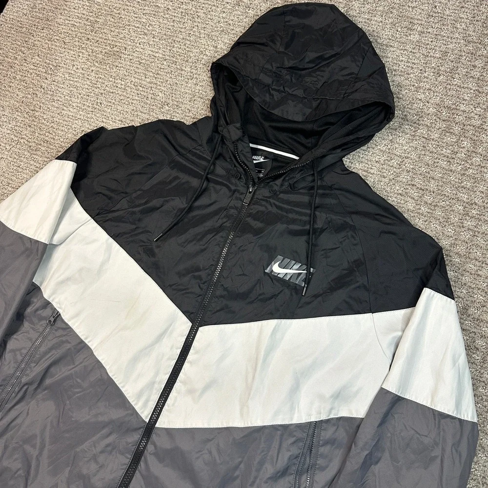 Nike Mens Sportswear Windrunner Hooded Jacket Black White Grey XL AR2191-011